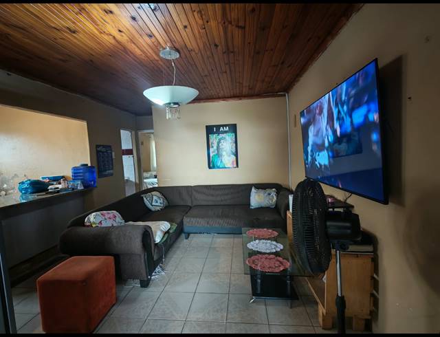 3 BEDROOM HOUSE FOR SALE IN TRENANCE PARK